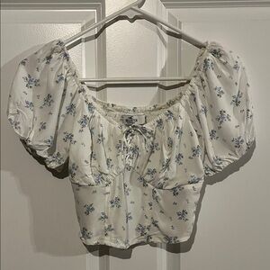 Hollister puff sleeve floral crop top - Size XS